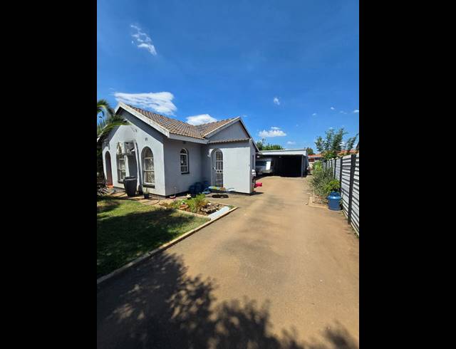 4 BEDROOM HOUSE TO LET IN ARCON PARK